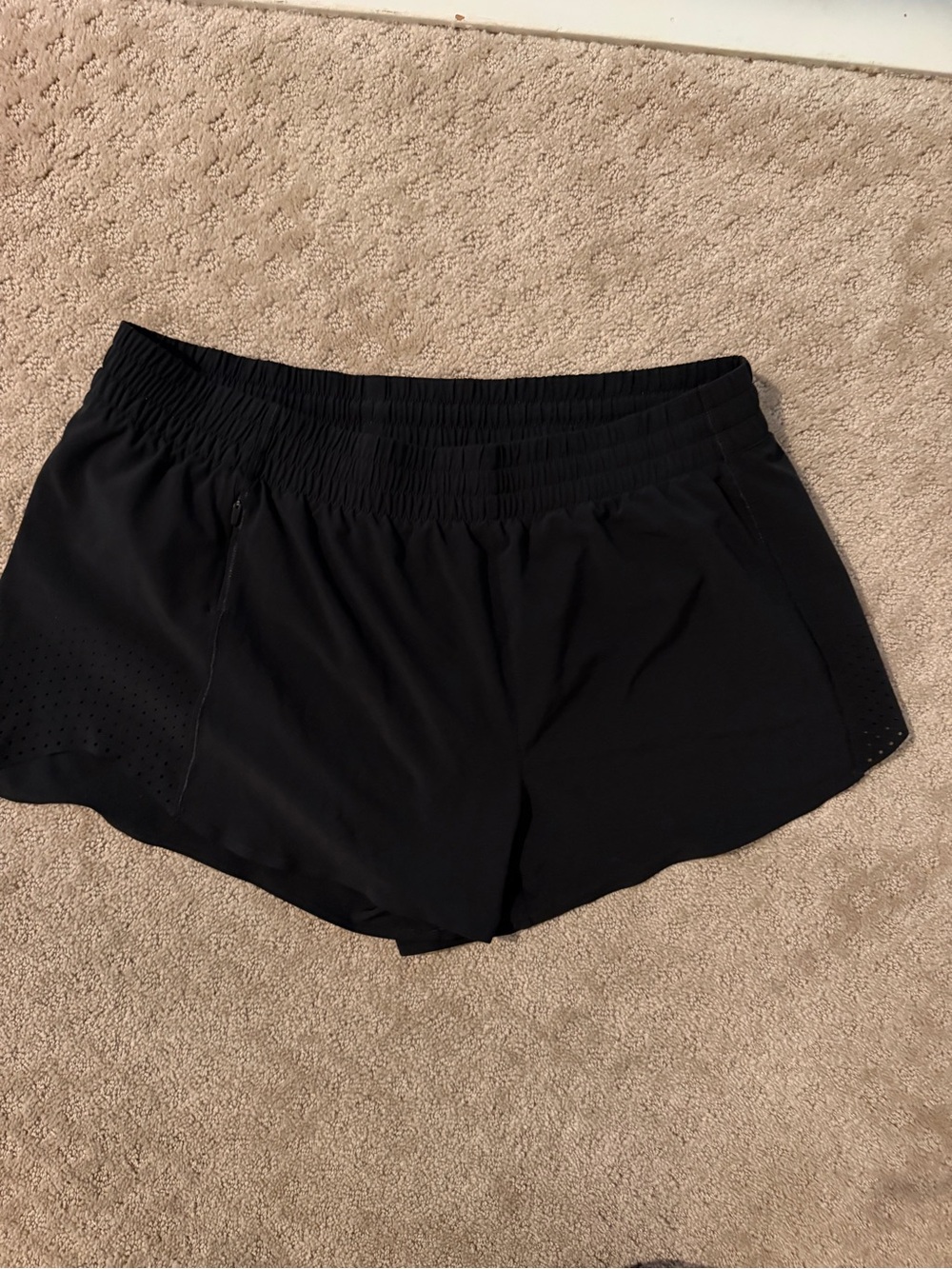 Athleta Black Hustle 3” Shorts